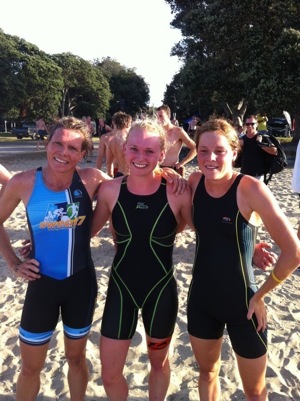 Smiling women's podium: Samantha Warriner, Sophie Corbidge and Simone Ackermann.